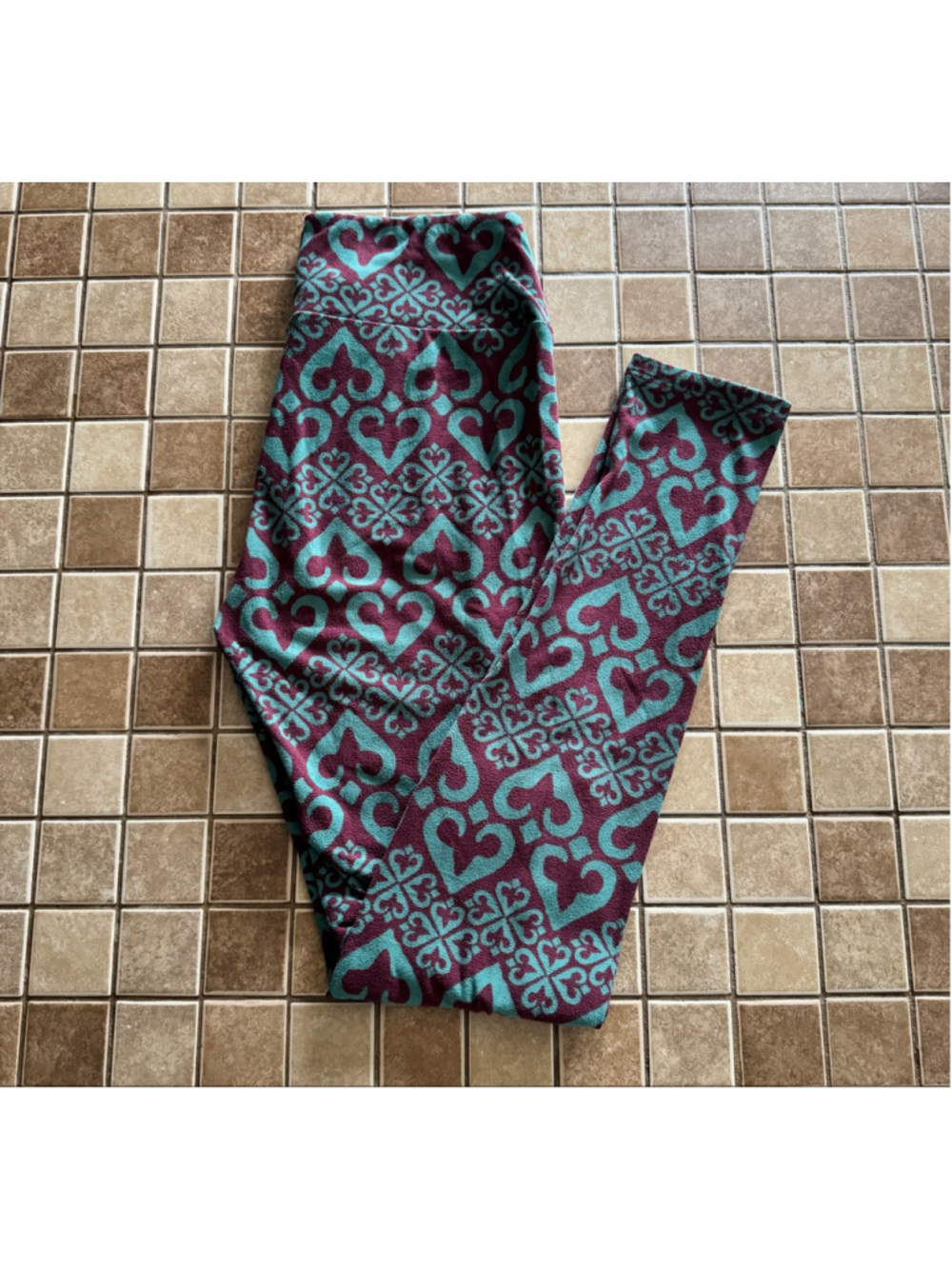 Women's LuLaRoe Leggings One Size Maroon Teal Heart Pattern